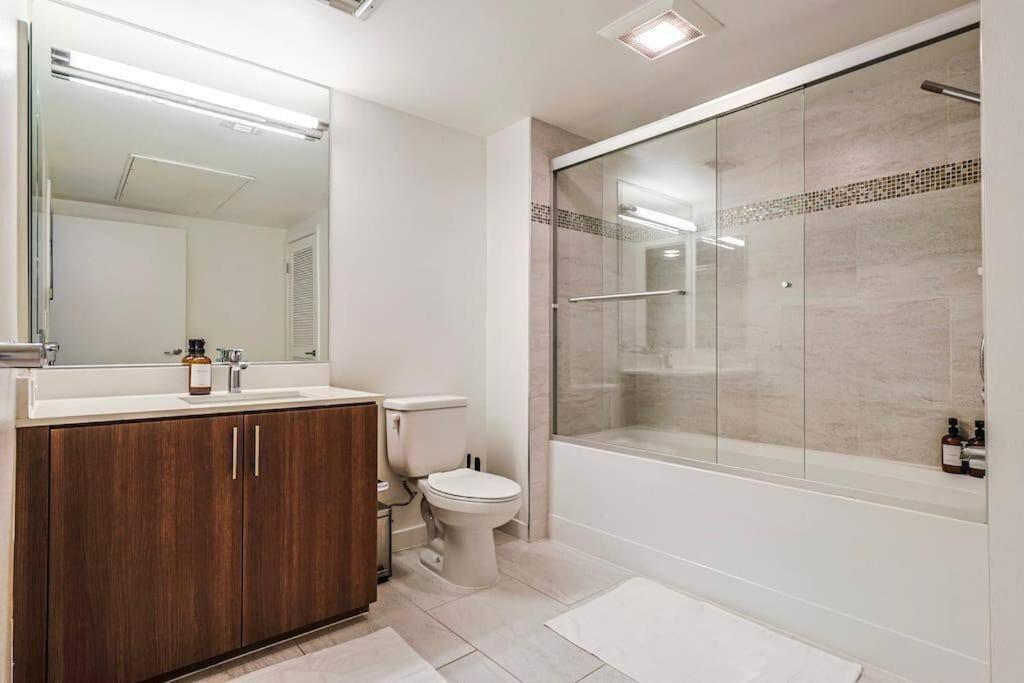 Near Beverly Center Luxury 2bd * Los Angeles